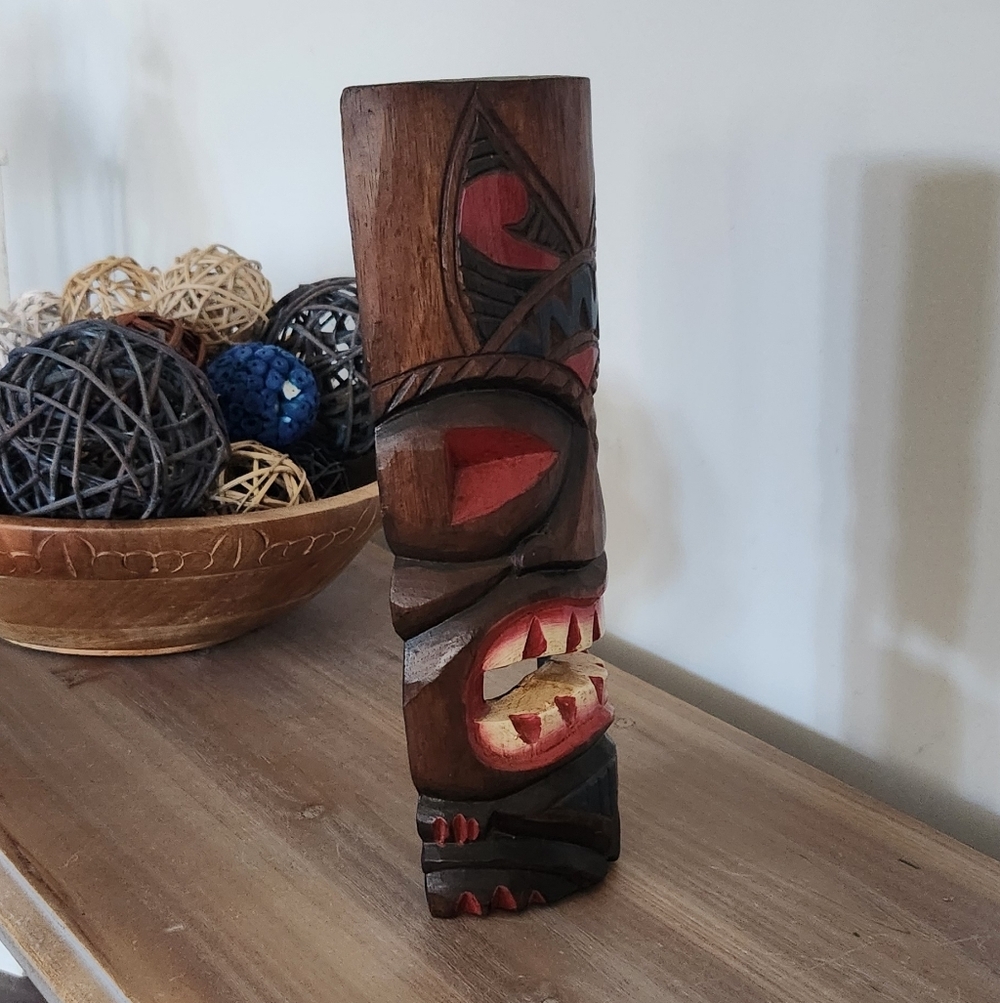 🗿Wooden Tiki Mask Wall Decor – Red & Blue Accents, Preowned Excellent Condition - Picture 4 of 14